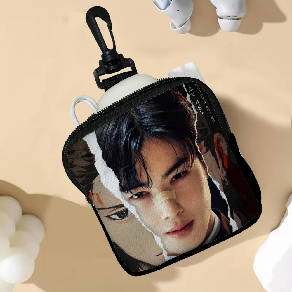 Cha EunWoo Coin Purse Change Bag Multi Functional Portable Key Card Bag Man Woman Wallet 10.16
Cha EunWoo Coin Purse Change Bag Multi Functional Portable Key Card Bag Man Woman Wallet 10.16