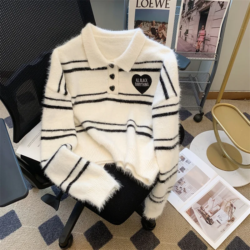 Y2K полосатый свитер женский из искусственного меха норки вязаный топ милый крутой стиль повседневные зимние топы универсальный снижение возраста
Y2K полосатый свитер женский из искусственного меха норки вязаный топ милый крутой стиль повседневные зимние топы универсальный снижение возраста