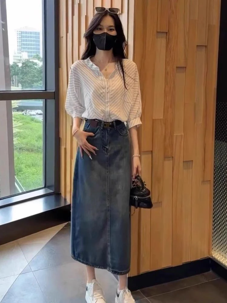 Summer New Style OOTD Korean Commuter Striped Shirt And Denim Skirt Set Women's Fashion Ensemble High Waist Midi Skirt
Summer New Style OOTD Korean Commuter Striped Shirt And Denim Skirt Set Women's Fashion Ensemble High Waist Midi Skirt
