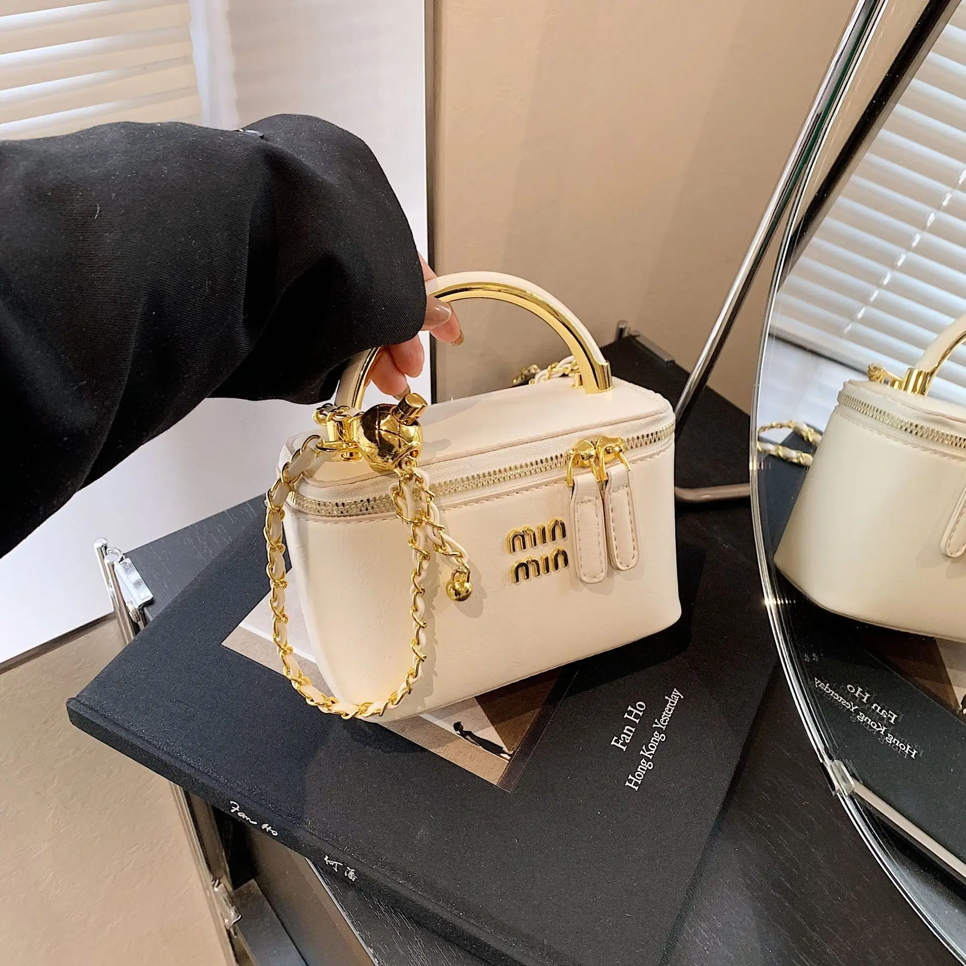 2025 New Arrival Box-Style Bag - Organic Material, Compact & Stylish, Multi-Way Carry, Fashionable Daily Purse for Women
2025 New Arrival Box-Style Bag - Organic Material, Compact & Stylish, Multi-Way Carry, Fashionable Daily Purse for Women