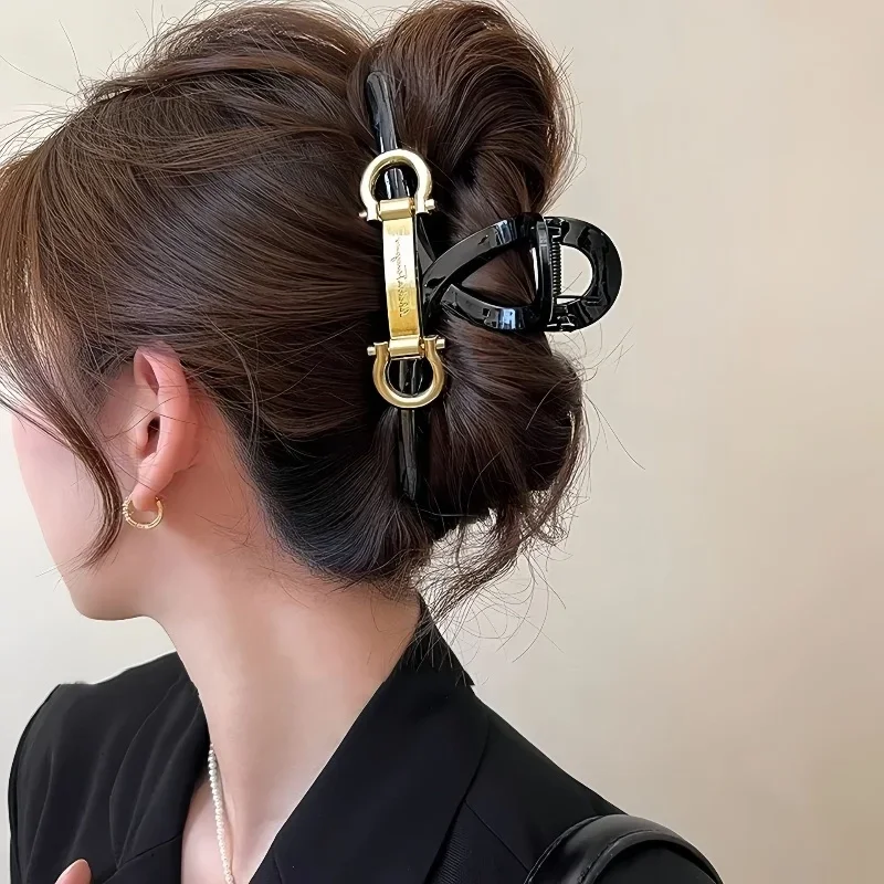 НОВЫЕ корейские заколки для волос с геометрическими буквами, однотонный золотистый дизайн в виде акулы с нескользящими зажимами, универсальная заколка для женщин/девочек
НОВЫЕ корейские заколки для волос с геометрическими буквами, однотонный золотистый дизайн в виде акулы с нескользящими зажимами, универсальная заколка для женщин/девочек