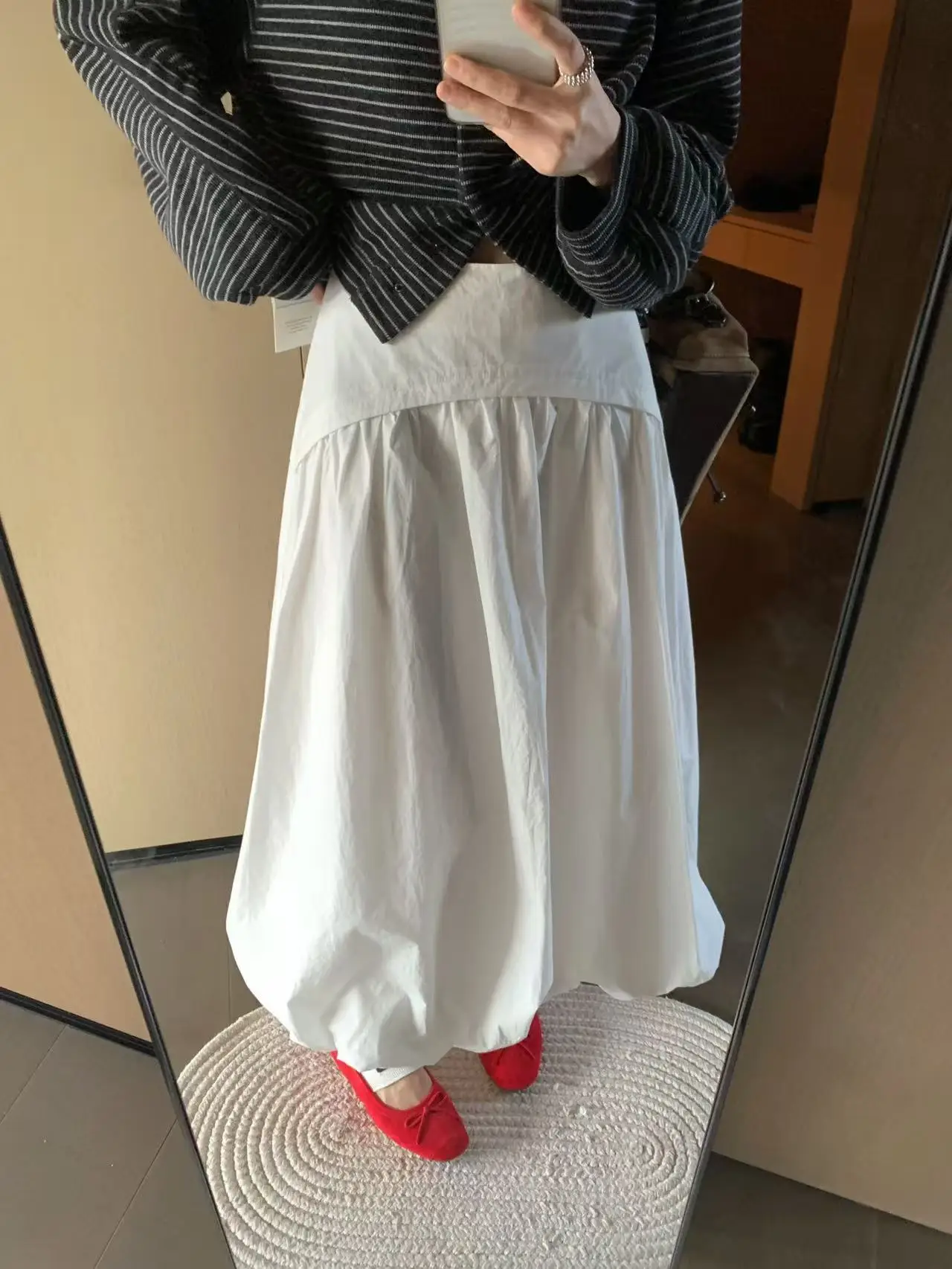 High Waist Design Sensation Moon Semi Skirt Elegant Personality Flower Bud Half Skirt A-Line Silhouette Sweet Style
High Waist Design Sensation Moon Semi Skirt Elegant Personality Flower Bud Half Skirt A-Line Silhouette Sweet Style