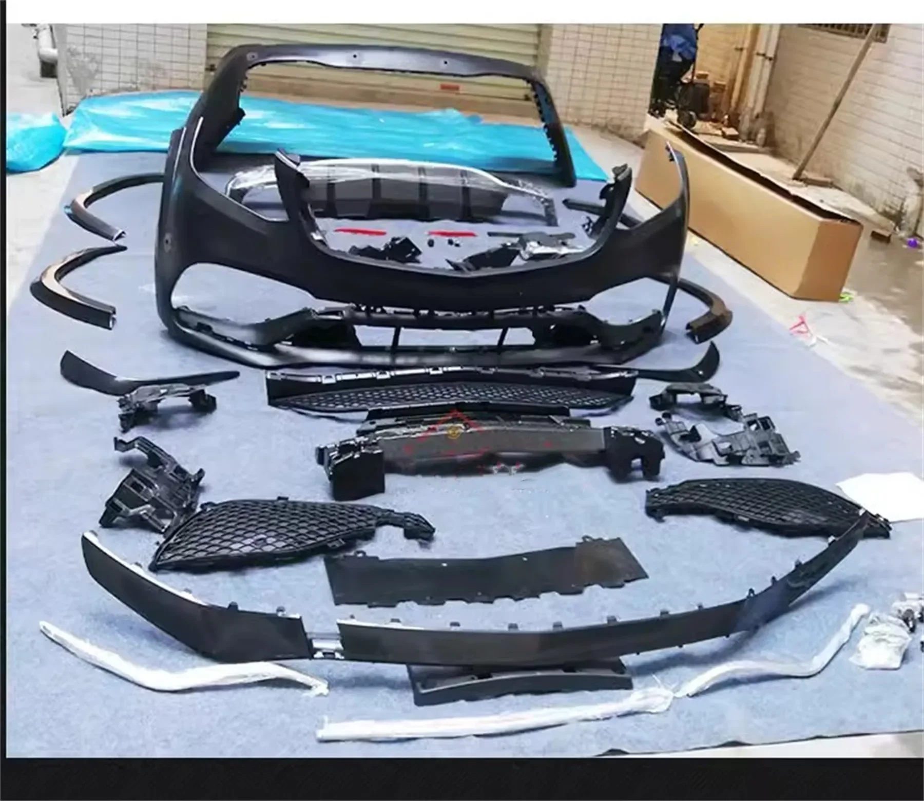 Car Front Rear Bumper surround Body kit for Mercedes Benz GLS450 500 modified 63 AMG Grille Wheel eyebrow
Car Front Rear Bumper surround Body kit for Mercedes Benz GLS450 500 modified 63 AMG Grille Wheel eyebrow