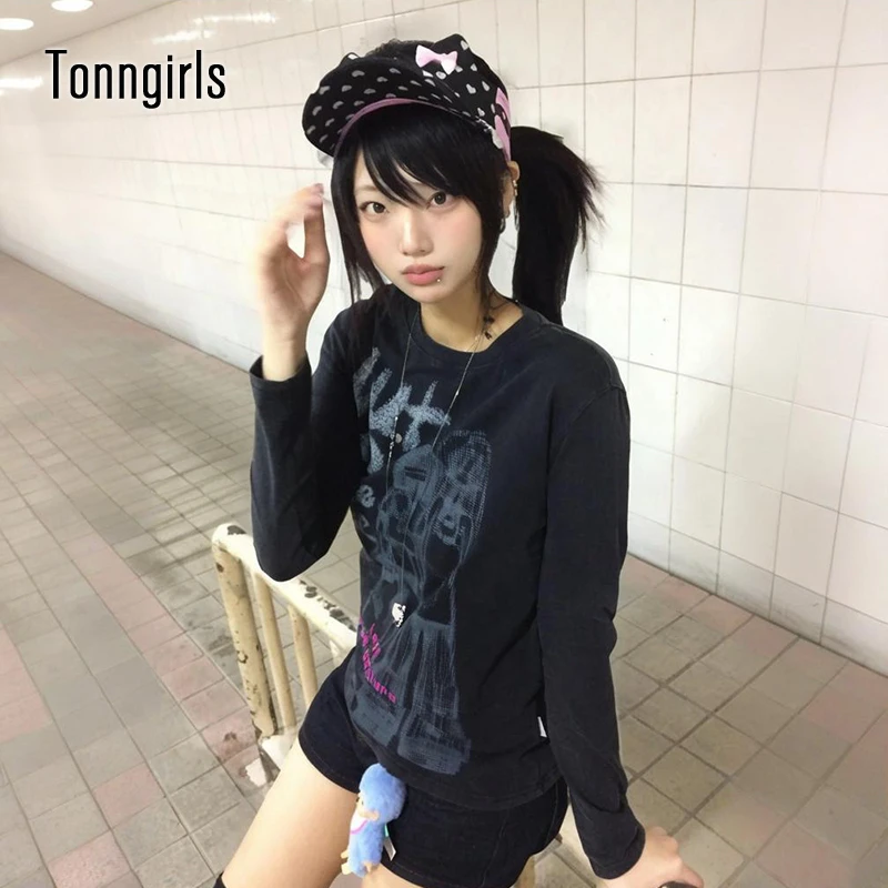 Tonngirls Топы с графическим принтом в стиле Харадзюку, эстетические футболки с длинными рукавами и рисунком Y2k, черные винтажные топы, японская уличная одежда 2000-х годов
Tonngirls Топы с графическим принтом в стиле Харадзюку, эстетические футболки с длинными рукавами и рисунком Y2k, черные винтажные топы, японская уличная одежда 2000-х годов