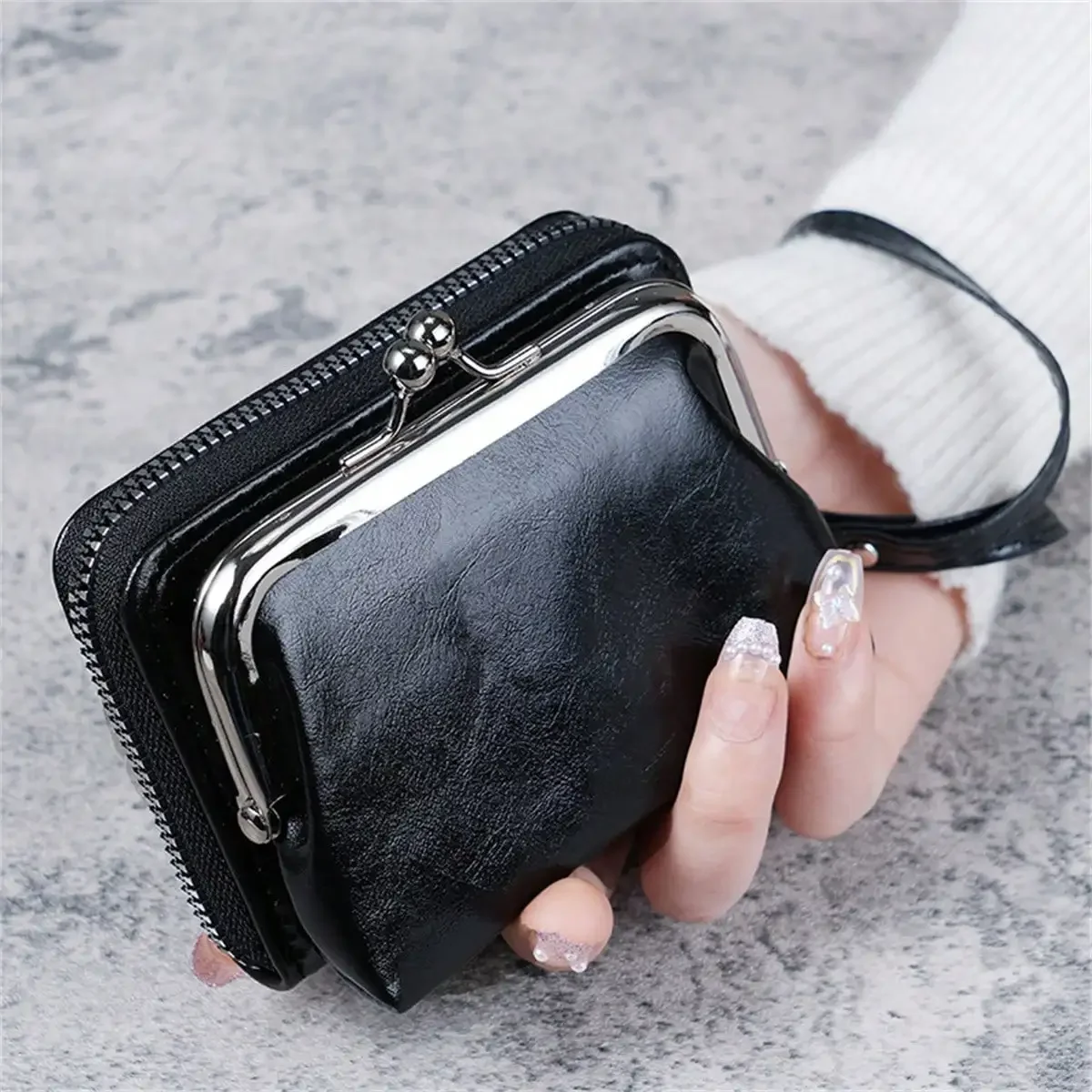 New Wallet Women's Fashion Wrist Strap Short Coin Large Capacity Coin Clip Bag Multi-Card Slot Card Holder Wallet Business Casua
New Wallet Women's Fashion Wrist Strap Short Coin Large Capacity Coin Clip Bag Multi-Card Slot Card Holder Wallet Business Casua
