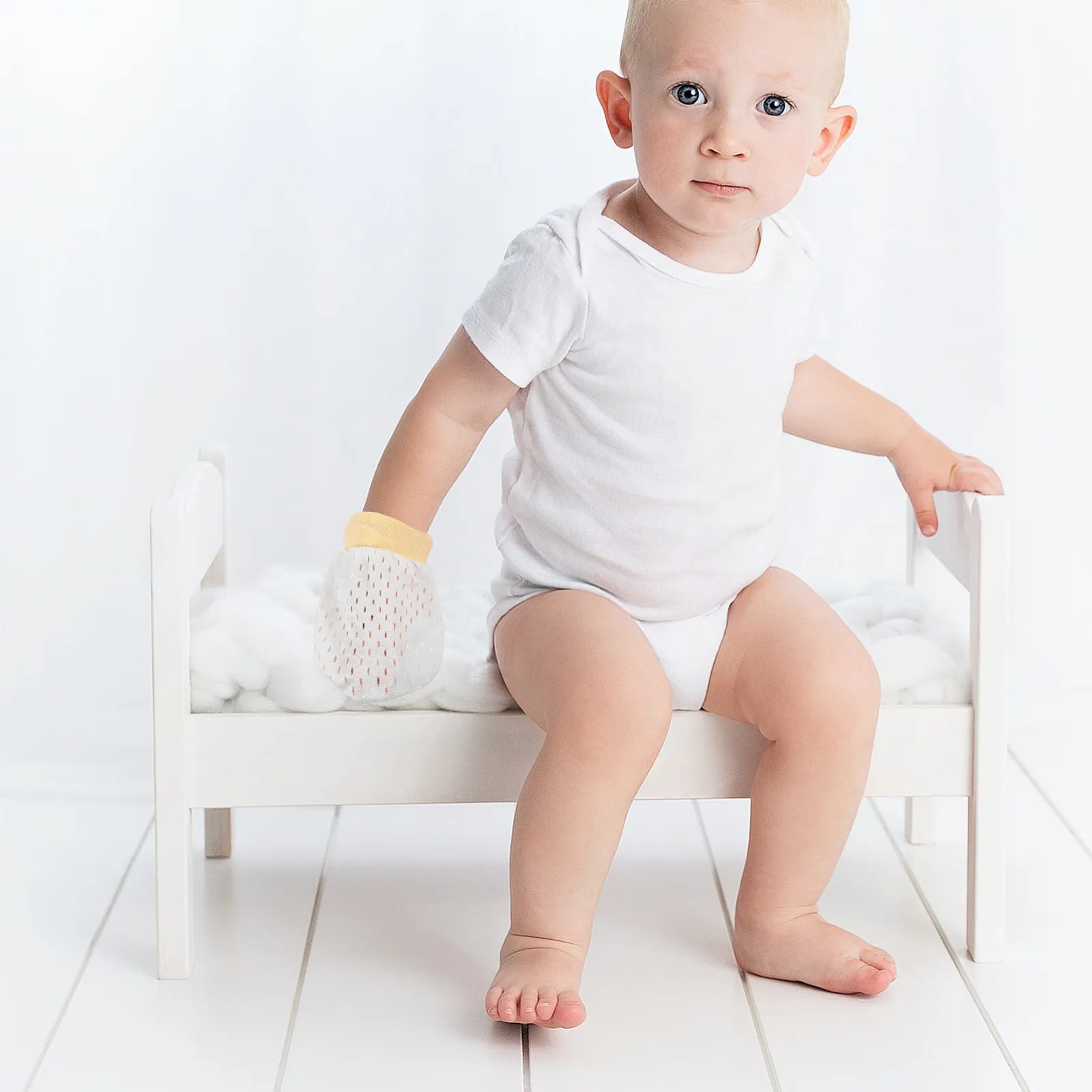 2Pairs Baby Mittens Newborn Anti-Scratch Gloves Breathable Mesh Design Soft Fine Stitching No-Scratching for 0-18 Months Toddler
2Pairs Baby Mittens Newborn Anti-Scratch Gloves Breathable Mesh Design Soft Fine Stitching No-Scratching for 0-18 Months Toddler
