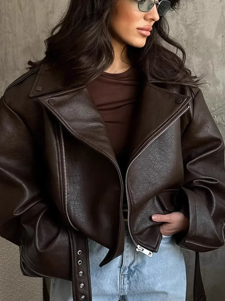 Коричневая куртка из искусственной кожи, пальто, поясной ремень, короткий топ, новинка 2025 года, осень и зима, отложной воротник, длинные рукава
Коричневая куртка из искусственной кожи, пальто, поясной ремень, короткий топ, новинка 2025 года, осень и зима, отложной воротник, длинные рукава