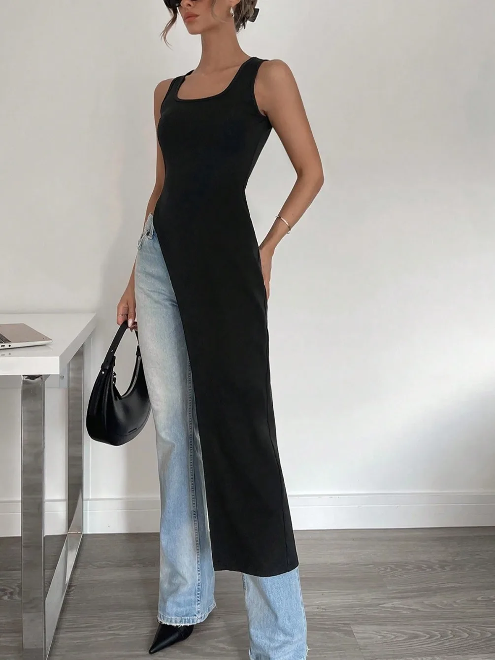 Black U-Neck Sleeveless Asymmetrical Dress Sexy Individual Slit Crossbody Vest Summer New Style Women's Comfortable Casual Dress
Black U-Neck Sleeveless Asymmetrical Dress Sexy Individual Slit Crossbody Vest Summer New Style Women's Comfortable Casual Dress