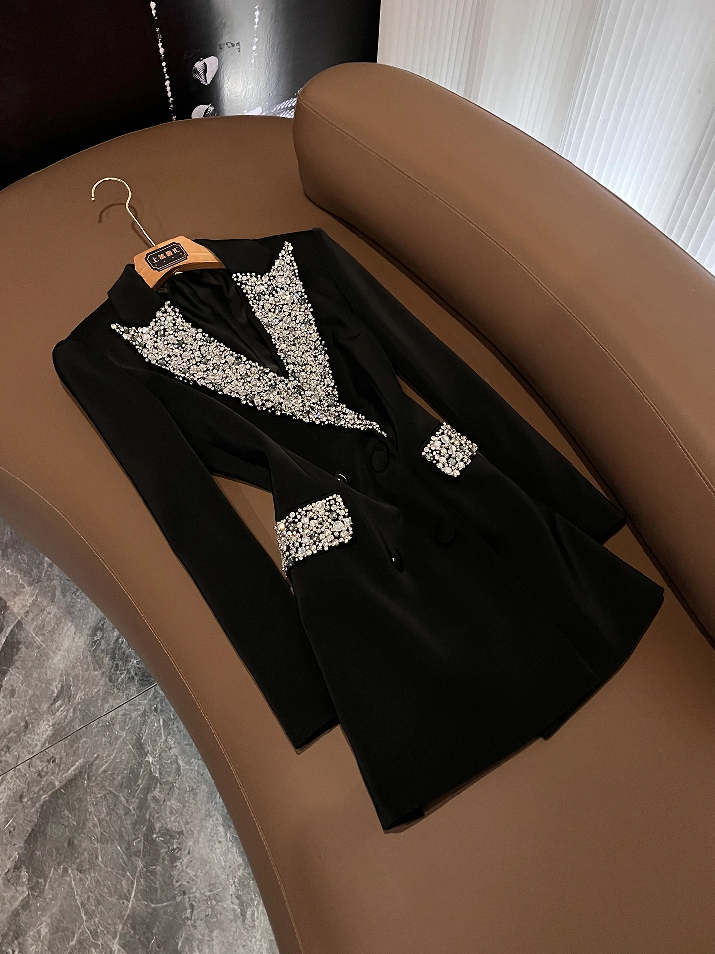 Summer 2026 Women's Slim Fit Heavy Embellished Long Sleeve Commute Workwear Jacket Black Double Button Embellished Diamond
Summer 2026 Women's Slim Fit Heavy Embellished Long Sleeve Commute Workwear Jacket Black Double Button Embellished Diamond