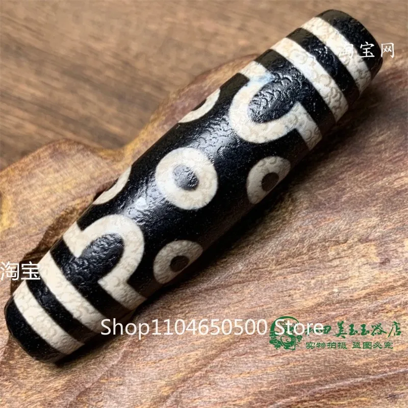 Tibetan ethnic style seven-eye dzi beads Tibetan weathered old pulp horseshoe pattern pendant agate collarbone necklace sweater
Tibetan ethnic style seven-eye dzi beads Tibetan weathered old pulp horseshoe pattern pendant agate collarbone necklace sweater