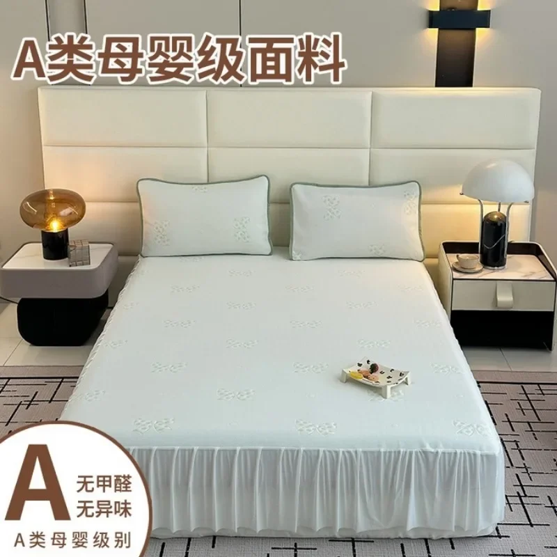 Summer Iced Doudou Mat Three-piece Bed Skirt Machine Washable Air Conditioning Soft Mat Household Cool Ice Silk Mat
Summer Iced Doudou Mat Three-piece Bed Skirt Machine Washable Air Conditioning Soft Mat Household Cool Ice Silk Mat