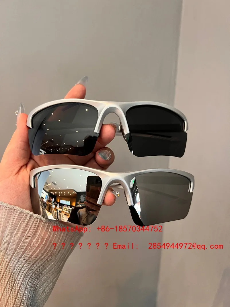 Fashion Outdoor Men's and Women's Cycling Glasses, Special Sunglasses for Driving, UV Protection, Super Cool
Fashion Outdoor Men's and Women's Cycling Glasses, Special Sunglasses for Driving, UV Protection, Super Cool