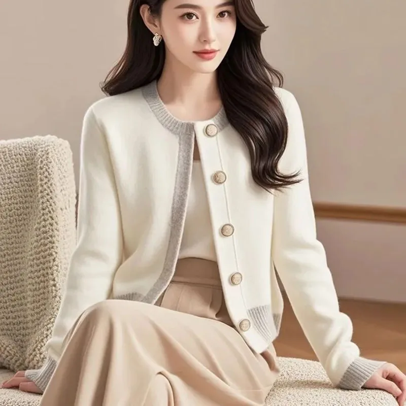 Splicing Cardigan Sweater Coat Womens Spring New Loose Elegant All-match Knitted Sweater Top Fashionable Long Sleeve Outwear Y2K
Splicing Cardigan Sweater Coat Womens Spring New Loose Elegant All-match Knitted Sweater Top Fashionable Long Sleeve Outwear Y2K