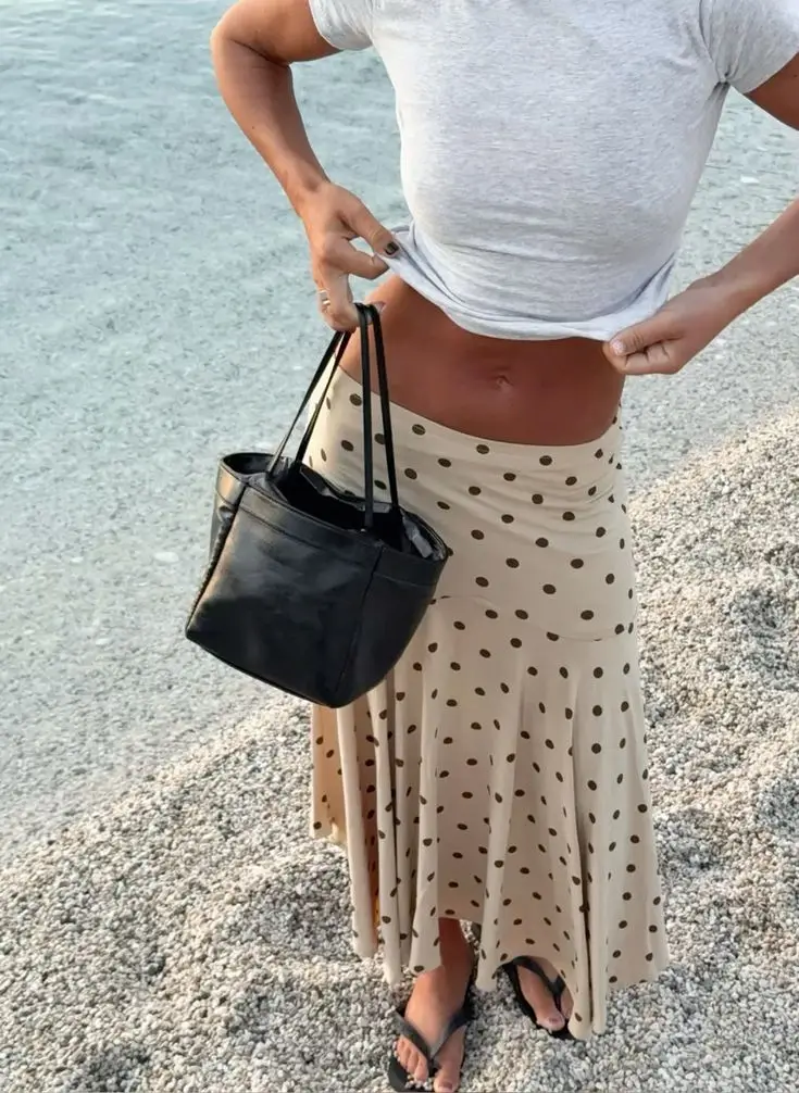 New Elegant Brown And Blue Polka Dot Skirt Womens Asymmetrical Chiffon Midi Skirt Summer Fashion Holidays Casual Lady Skirt 
New Elegant Brown And Blue Polka Dot Skirt Womens Asymmetrical Chiffon Midi Skirt Summer Fashion Holidays Casual Lady Skirt