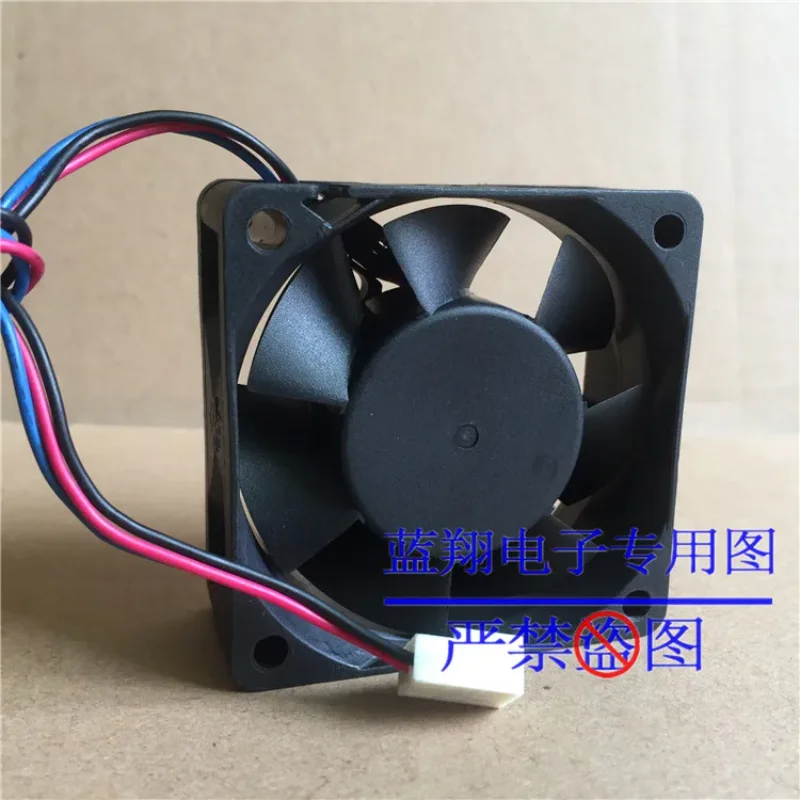 ADDA AD0612XB-A73GP DC 12V 0.33A 60x60x25mm 3-wire Server Cooling Fan
ADDA AD0612XB-A73GP DC 12V 0.33A 60x60x25mm 3-wire Server Cooling Fan