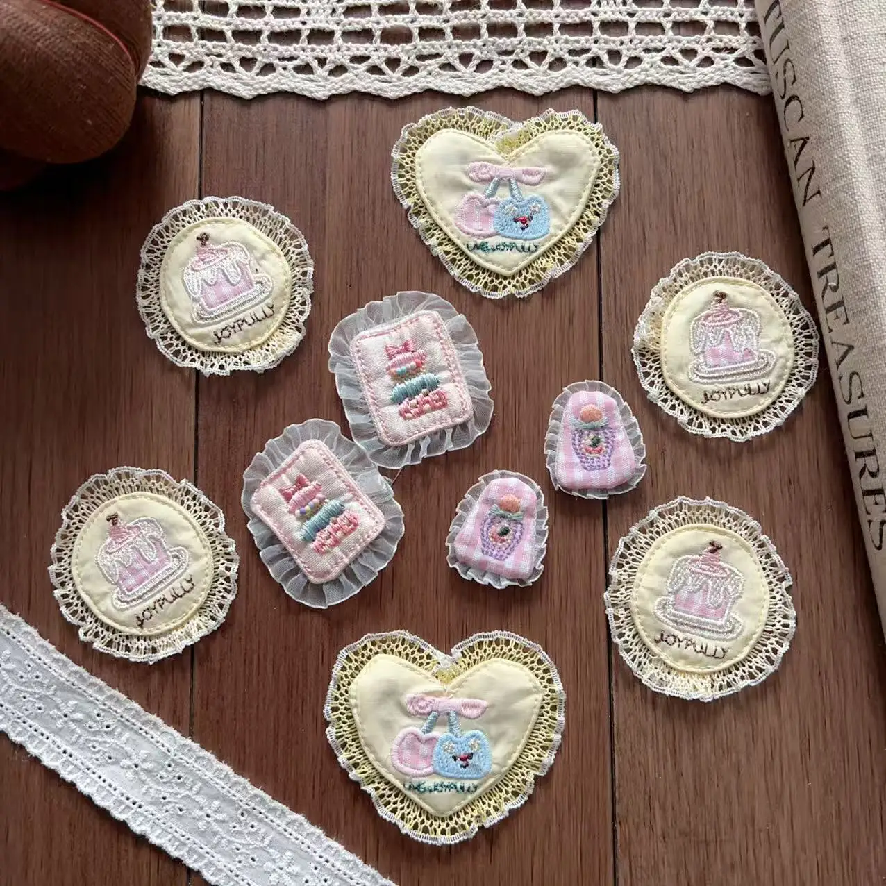 Sweet Embroidered Cake Heart Plaid Oval Hair Clip for Hat Decoration Premium Fabric Patch Sewing Accessory
Sweet Embroidered Cake Heart Plaid Oval Hair Clip for Hat Decoration Premium Fabric Patch Sewing Accessory