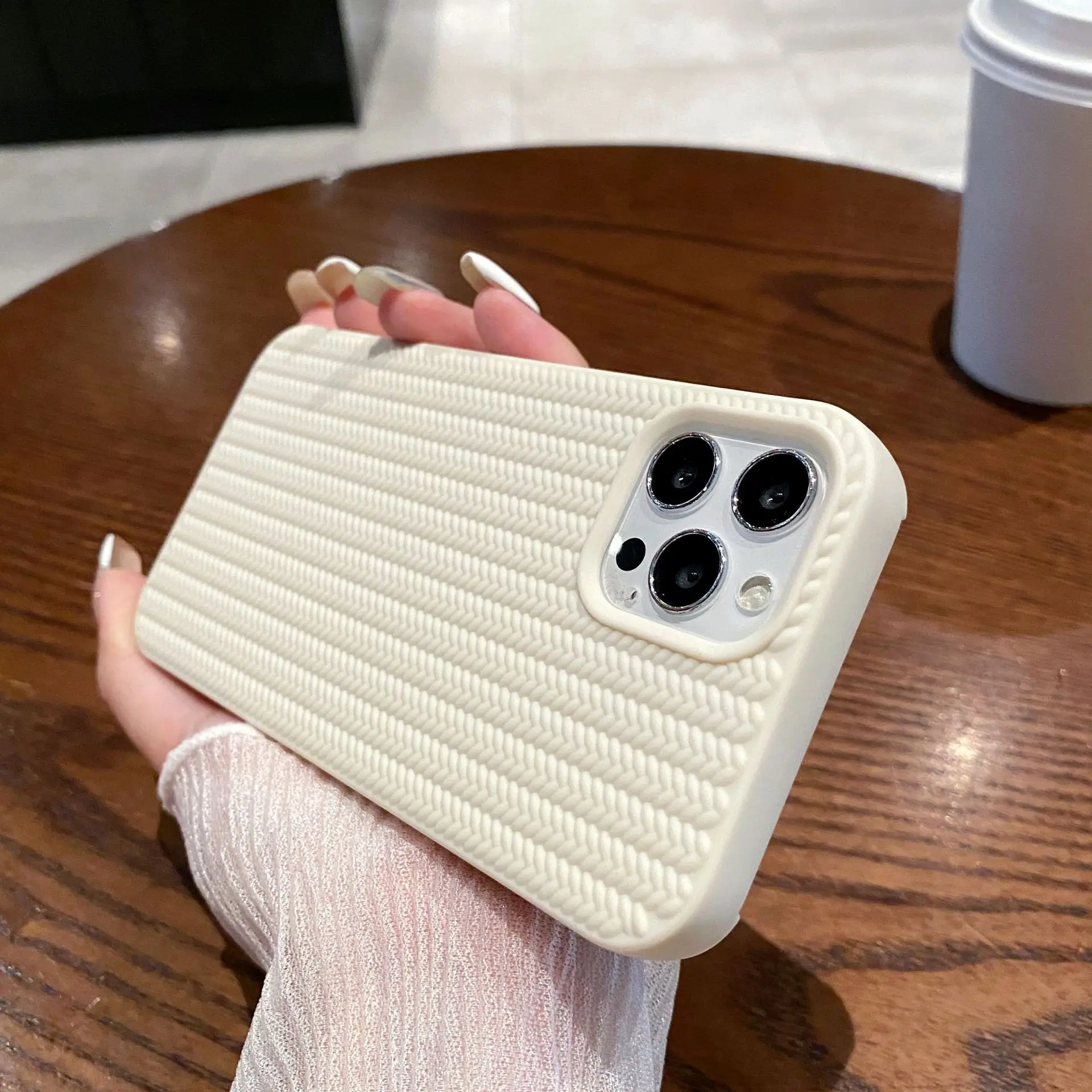 Fine hole woven pattern silicon phone case for iPhone 16 15 14 13 12 11 17 Air Pro Max full camera shockproof soft bumper cover
Fine hole woven pattern silicon phone case for iPhone 16 15 14 13 12 11 17 Air Pro Max full camera shockproof soft bumper cover