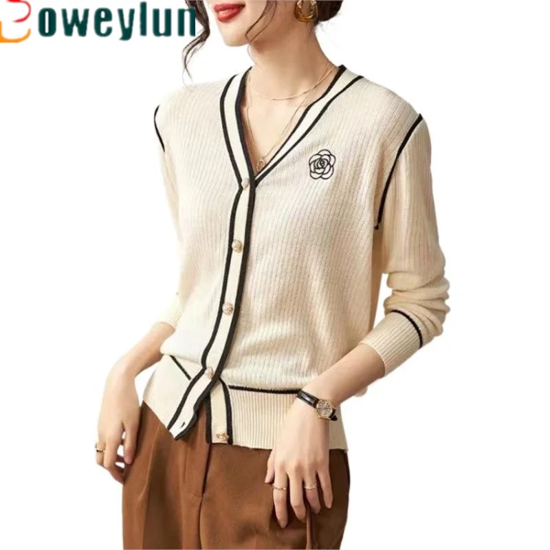 Boweylun Small Aroma Style Camellia Knit Sweater Women Spring and Fall New V-neck Cardigan Tops Female
Boweylun Small Aroma Style Camellia Knit Sweater Women Spring and Fall New V-neck Cardigan Tops Female