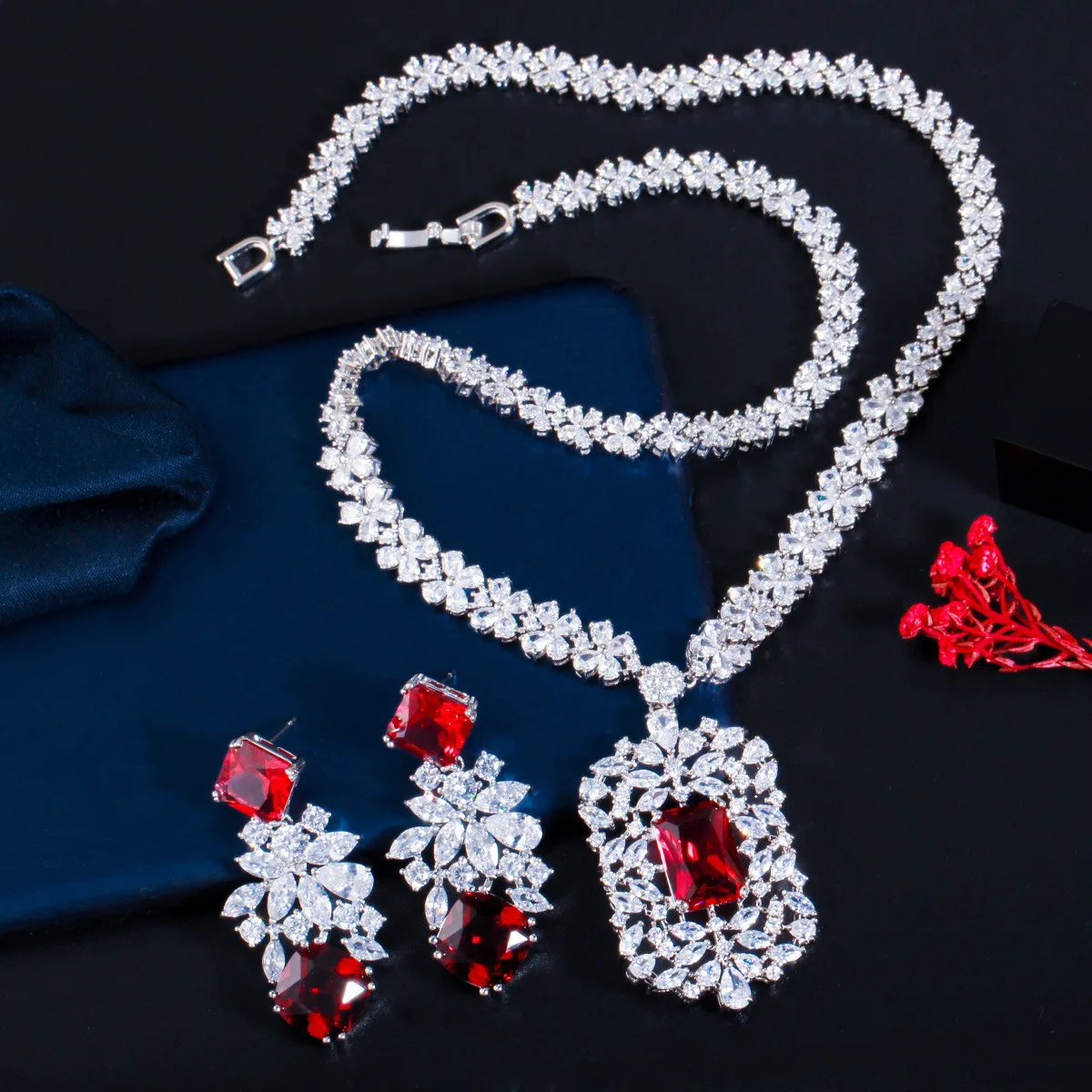 Designer Collaboration | Midnight Totem | Zirconia Cluster | LONG FENG Limited Edition
Designer Collaboration | Midnight Totem | Zirconia Cluster | LONG FENG Limited Edition