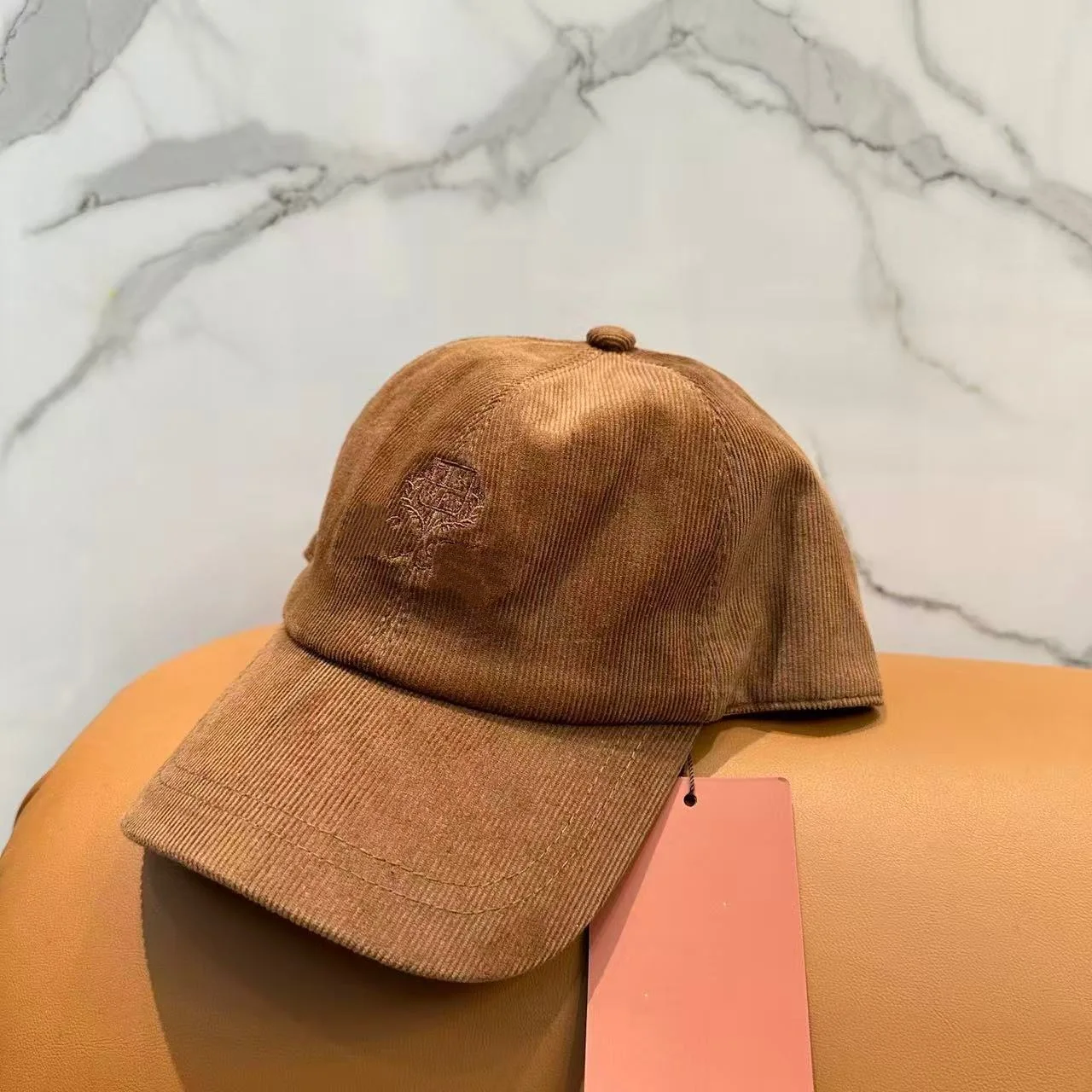 Fw New Corduroy Soft-top Baseball Cap Adjustable Strap Snapback Cute Slimming Face Hat Retro Personality Style Unisex Casual Cap
Fw New Corduroy Soft-top Baseball Cap Adjustable Strap Snapback Cute Slimming Face Hat Retro Personality Style Unisex Casual Cap