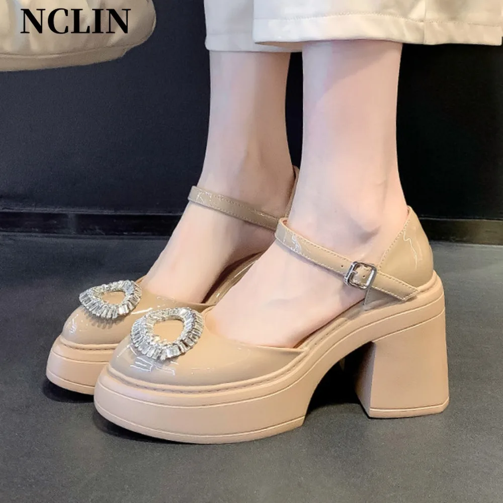 Rhinestone Pointed Toe Chunky Heel Sandals Women 2025 Summer New High Heels Shallow Ankle Buckle Strap Black/white 10cm Sandals
Rhinestone Pointed Toe Chunky Heel Sandals Women 2025 Summer New High Heels Shallow Ankle Buckle Strap Black/white 10cm Sandals