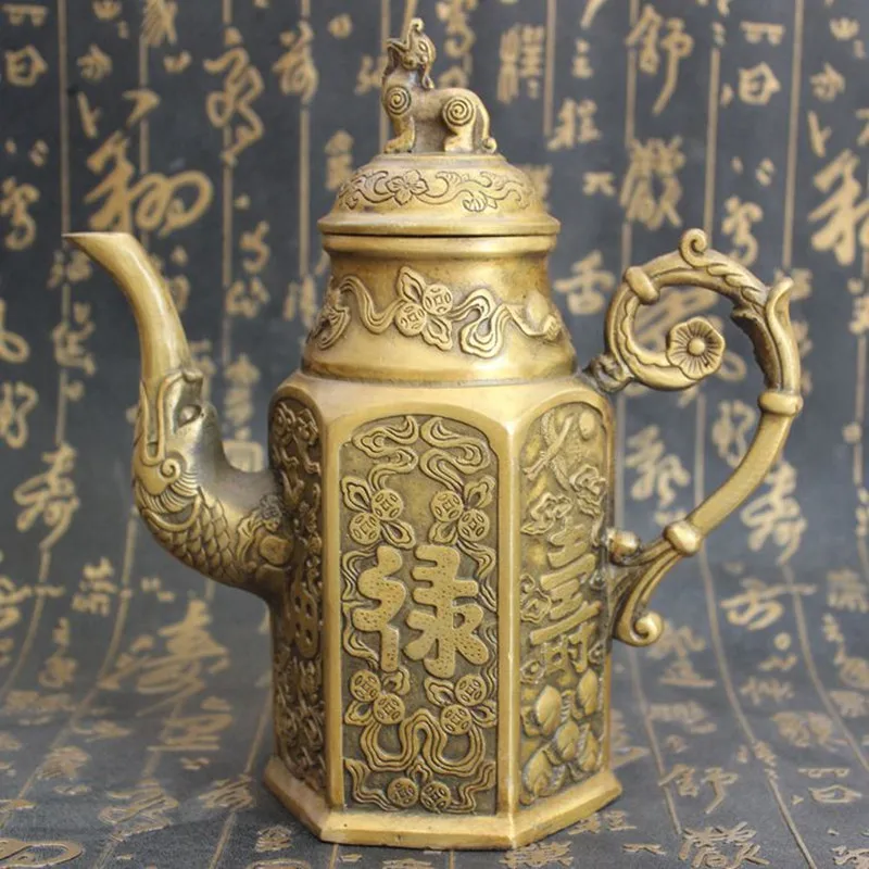Metal Pot Chinese Retro Traditional Teapot Large Capacity Handmade Brass Tea Set Kettle Kung Fu Teapot Crafts
Metal Pot Chinese Retro Traditional Teapot Large Capacity Handmade Brass Tea Set Kettle Kung Fu Teapot Crafts