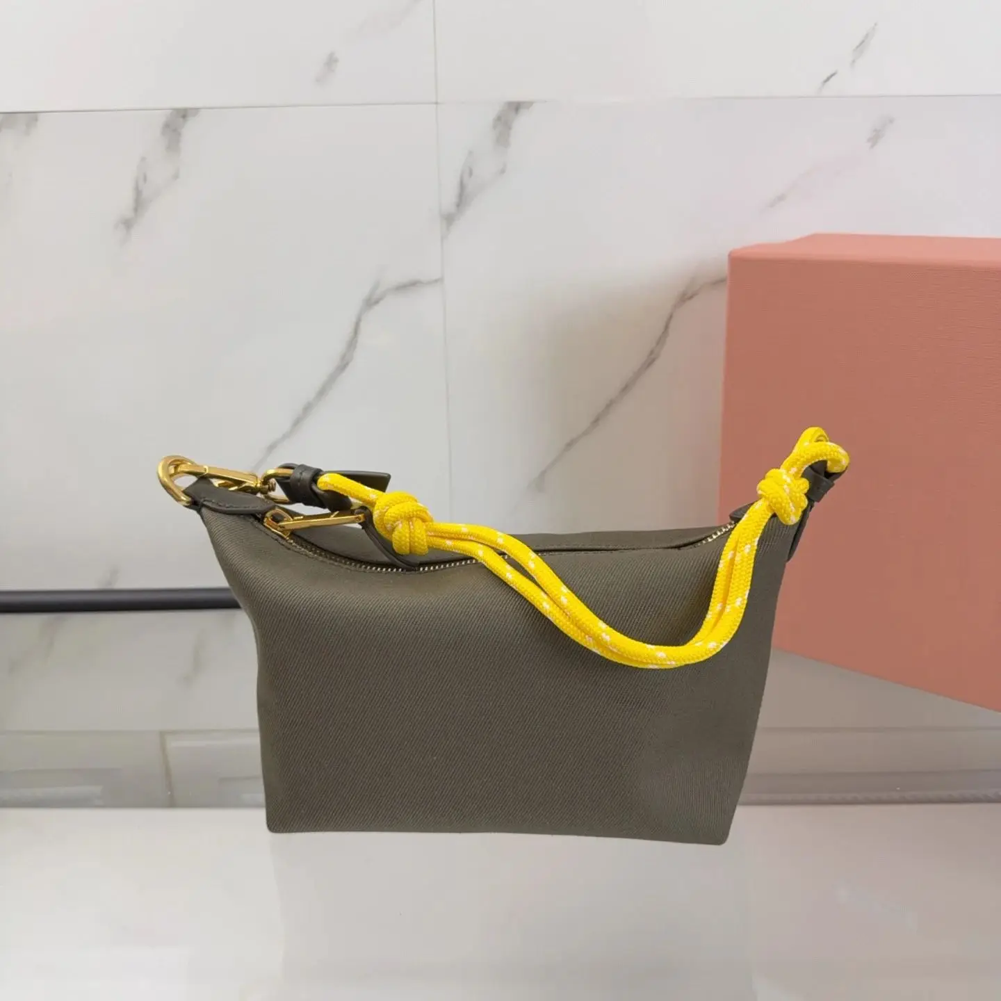 2025 Luxury Womens Designer Shoulder Luxury Designer Handbag Crossbody Women Famous Brand Shoulder Bag For Office Travel Dating
2025 Luxury Womens Designer Shoulder Luxury Designer Handbag Crossbody Women Famous Brand Shoulder Bag For Office Travel Dating