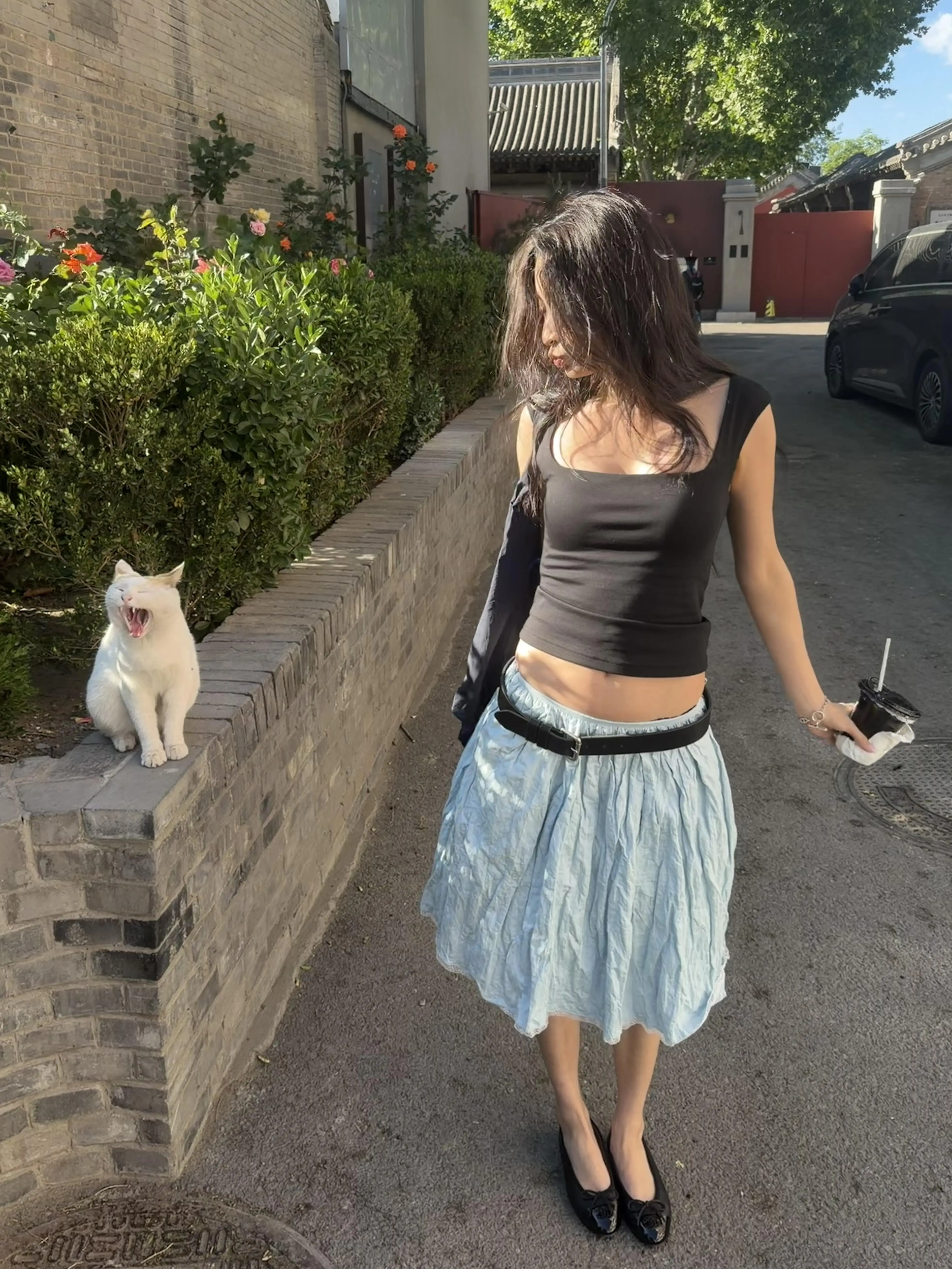 American Retro Free Shape Pleated Skirt Women Spring Summer Blue Knee Length Lace Splice Low Waist Beautiful Umbrella Skirt
American Retro Free Shape Pleated Skirt Women Spring Summer Blue Knee Length Lace Splice Low Waist Beautiful Umbrella Skirt