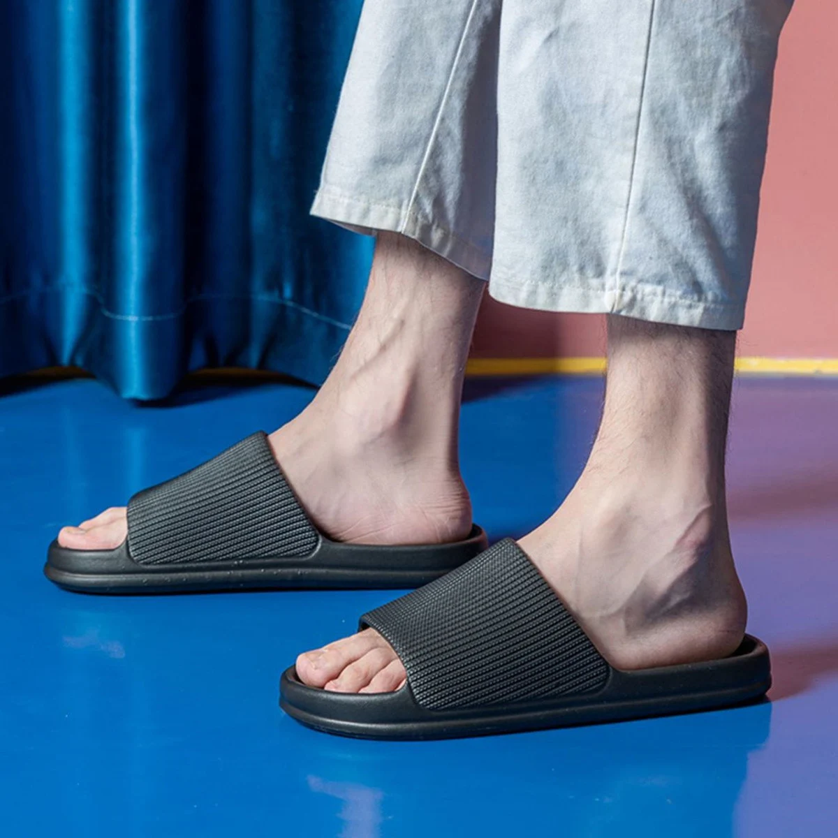 Big Size 47 48 Fashion Men Slippers Women Bathroom Shoes Light EVA Soft Slides Home Non-Slip Flip-Flops Summer Beach Sandals
Big Size 47 48 Fashion Men Slippers Women Bathroom Shoes Light EVA Soft Slides Home Non-Slip Flip-Flops Summer Beach Sandals