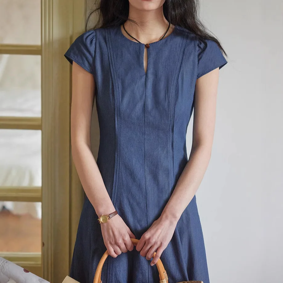 Summer Must-Have French Style Dress for Women - One Button Round Neck Slim Waist Casual & Formal Occasion Wear
Summer Must-Have French Style Dress for Women - One Button Round Neck Slim Waist Casual & Formal Occasion Wear