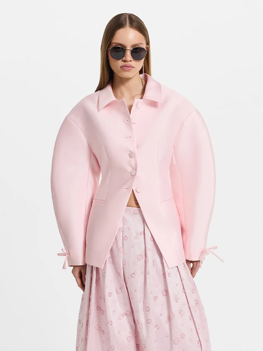 LIMO Pink Satin Fitted Blazer Lapel Collar Button Front Bow Cuff Slim Tailored Jacket
LIMO Pink Satin Fitted Blazer Lapel Collar Button Front Bow Cuff Slim Tailored Jacket