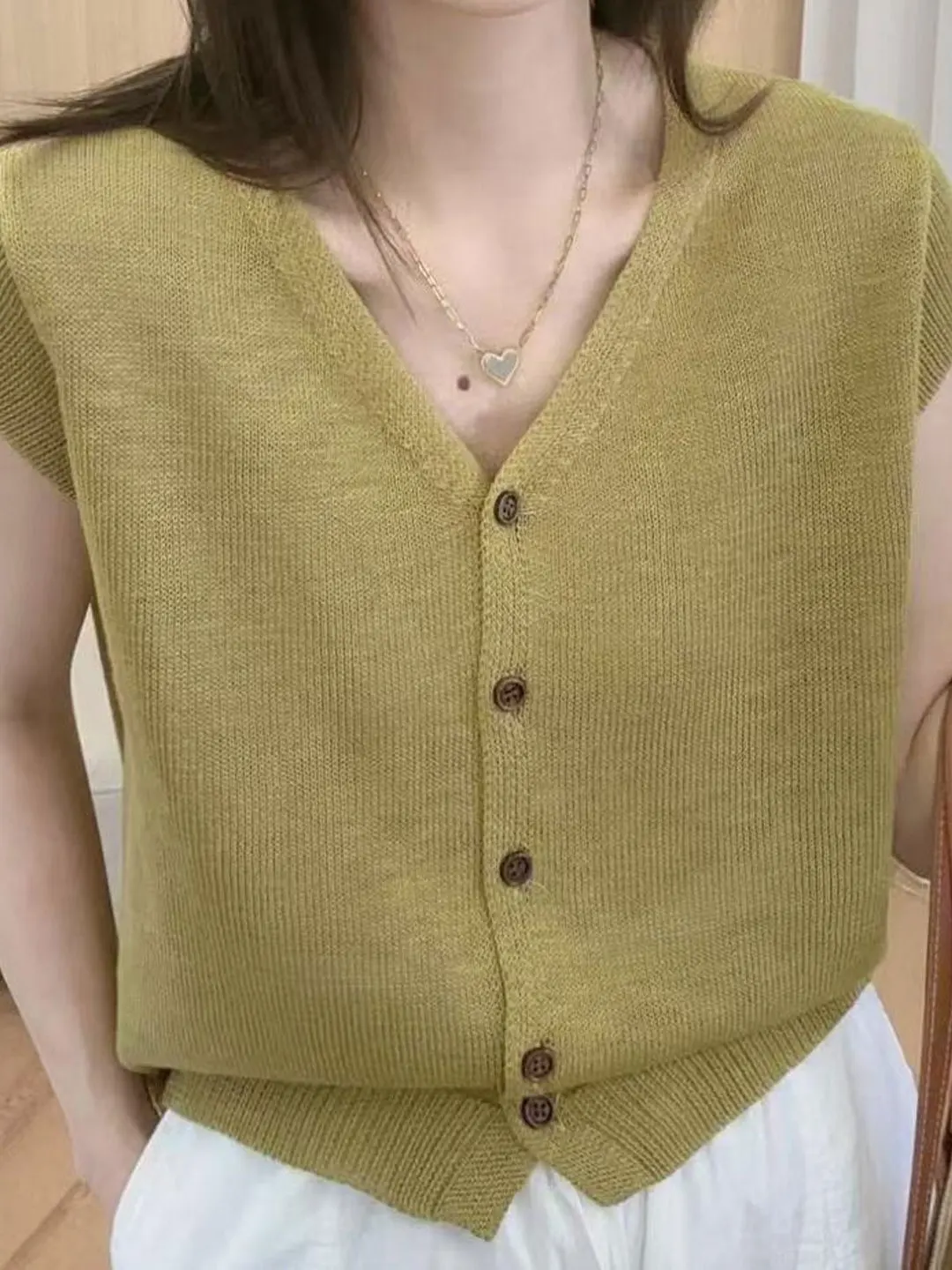 Retro Korean V-Neck Knitted Open Cardigan Short Sleeve T-Shirt Women's Loose Slimming Summer Casual Style Pure Color Top
Retro Korean V-Neck Knitted Open Cardigan Short Sleeve T-Shirt Women's Loose Slimming Summer Casual Style Pure Color Top