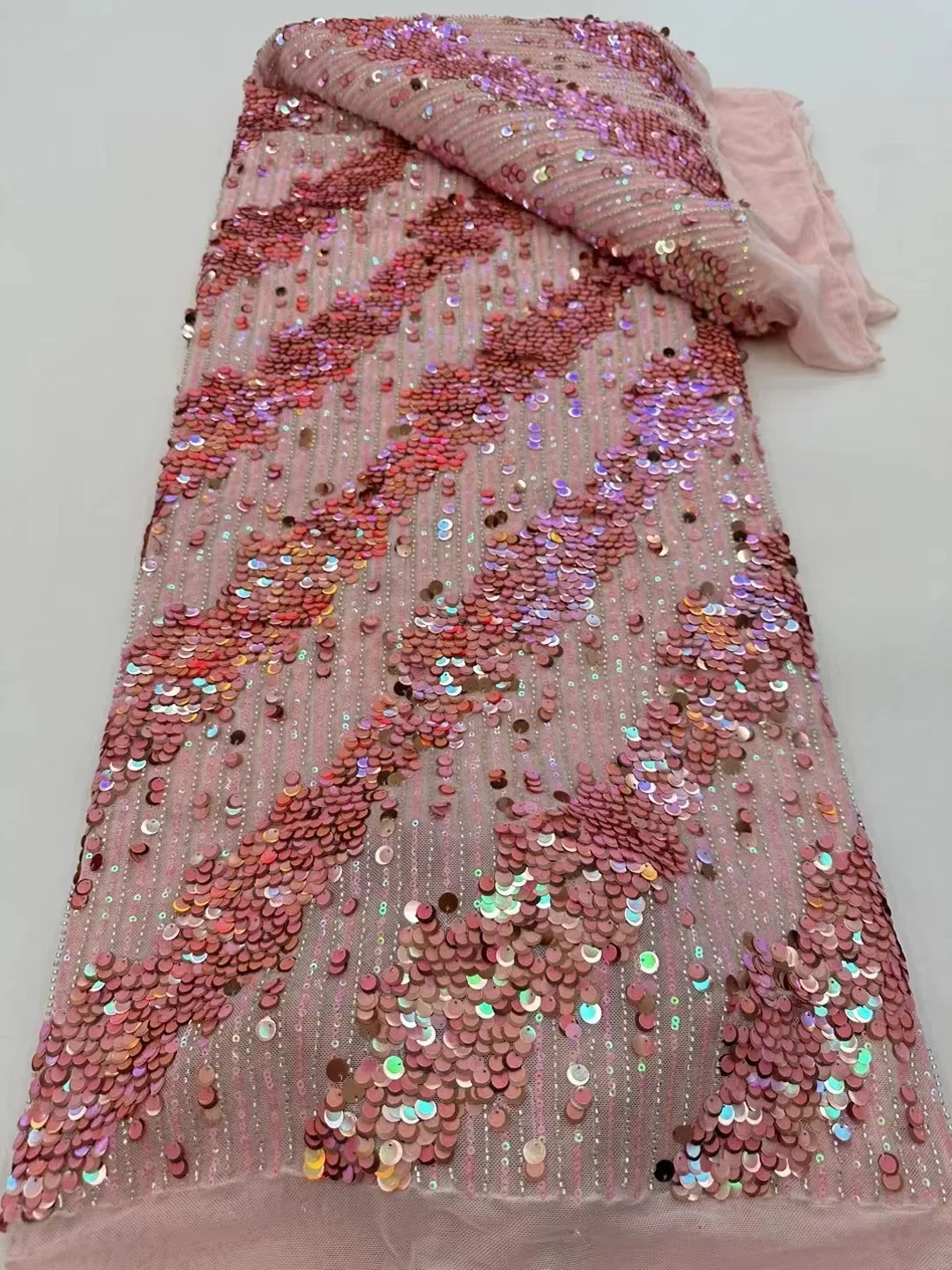 Luxury African Lace Fabric Heavy Beaded Embroidery Pearls Sequined Nigerian French Lace Fabrics Quality 2024 for Women Dress
Luxury African Lace Fabric Heavy Beaded Embroidery Pearls Sequined Nigerian French Lace Fabrics Quality 2024 for Women Dress