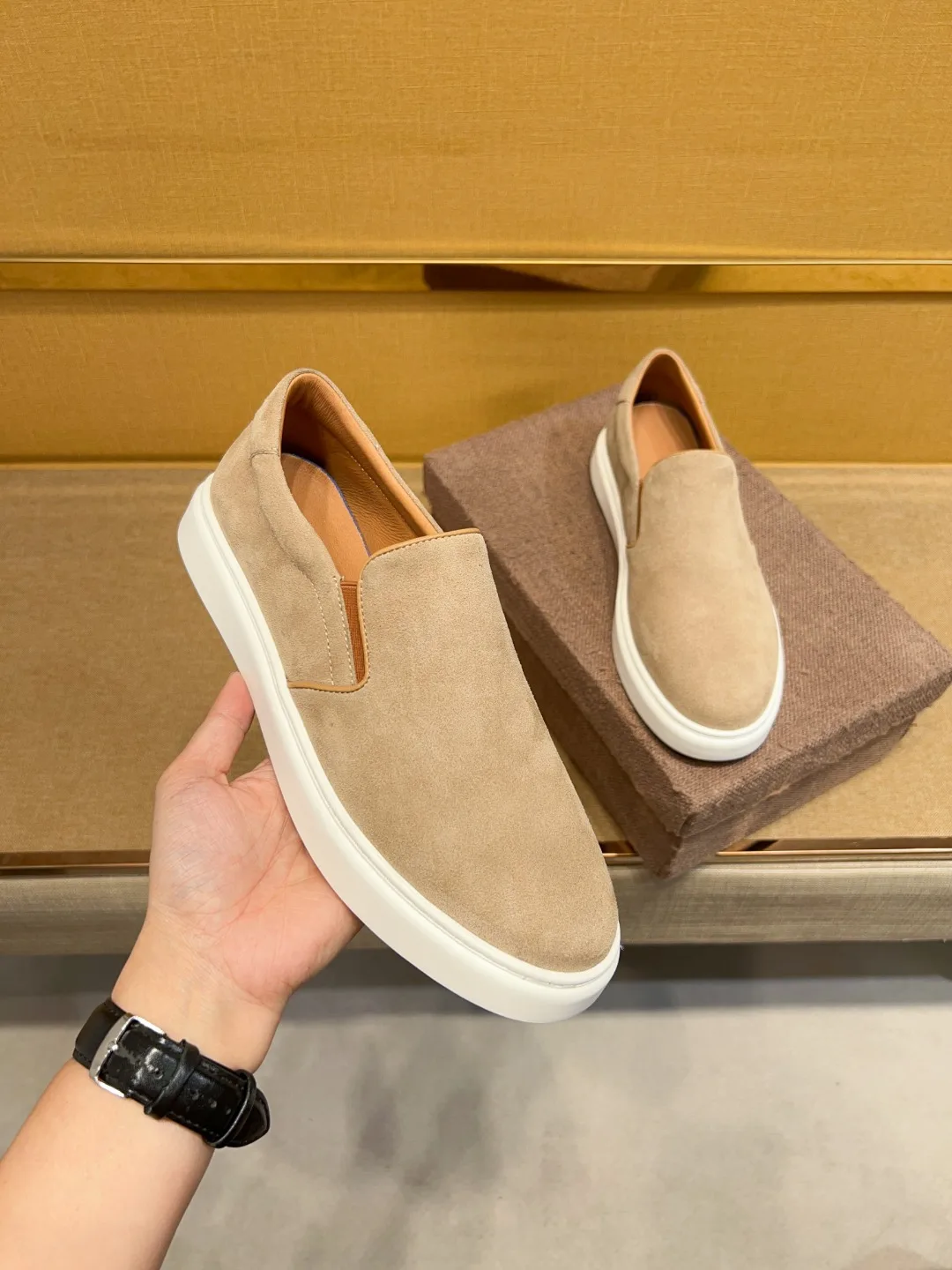 Handmade High quality casual men's shoes Genuine leather loafers sneakers Sports shoes
Handmade High quality casual men's shoes Genuine leather loafers sneakers Sports shoes