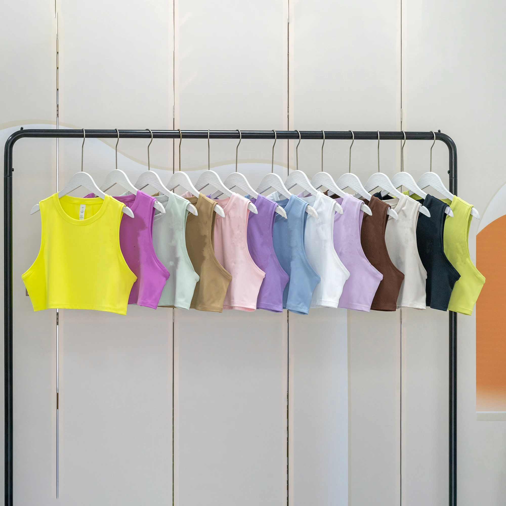 Women's Loose Vest,Classic Round Neck Design,Comfortable and Versatile Yoga Short Top,Suitable for Indoor Sports,1pcs a Package
Women's Loose Vest,Classic Round Neck Design,Comfortable and Versatile Yoga Short Top,Suitable for Indoor Sports,1pcs a Package