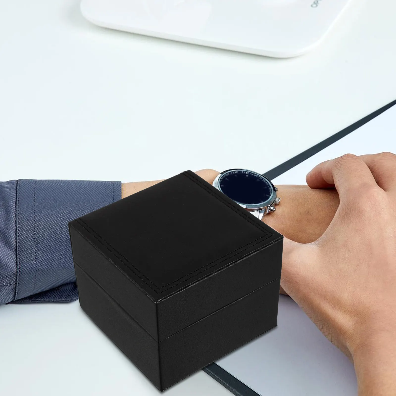 Портативный футляр для часов из ПУ кожи с откидной крышкой для мужчин и женщин, органайзер для путешествий, устойчивый к царапинам, для хранения украшений
Портативный футляр для часов из ПУ кожи с откидной крышкой для мужчин и женщин, органайзер для путешествий, устойчивый к царапинам, для хранения украшений