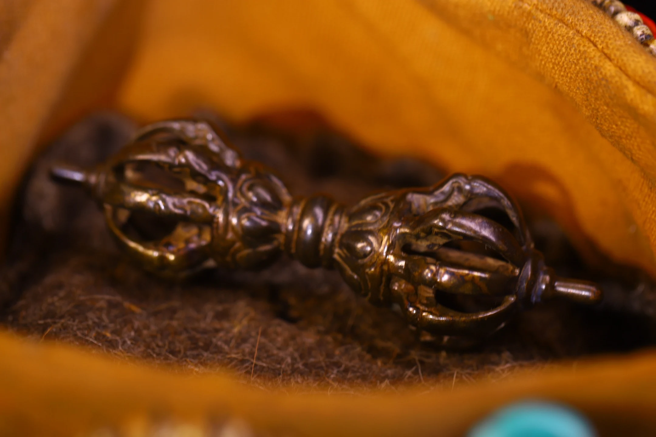 5"Xizang Folk Collection Old Bronze Cinnabar Lotus texture Dorje Vajra Phurpa Prayer flag Worship Hall Town house Exorcism
5"Xizang Folk Collection Old Bronze Cinnabar Lotus texture Dorje Vajra Phurpa Prayer flag Worship Hall Town house Exorcism