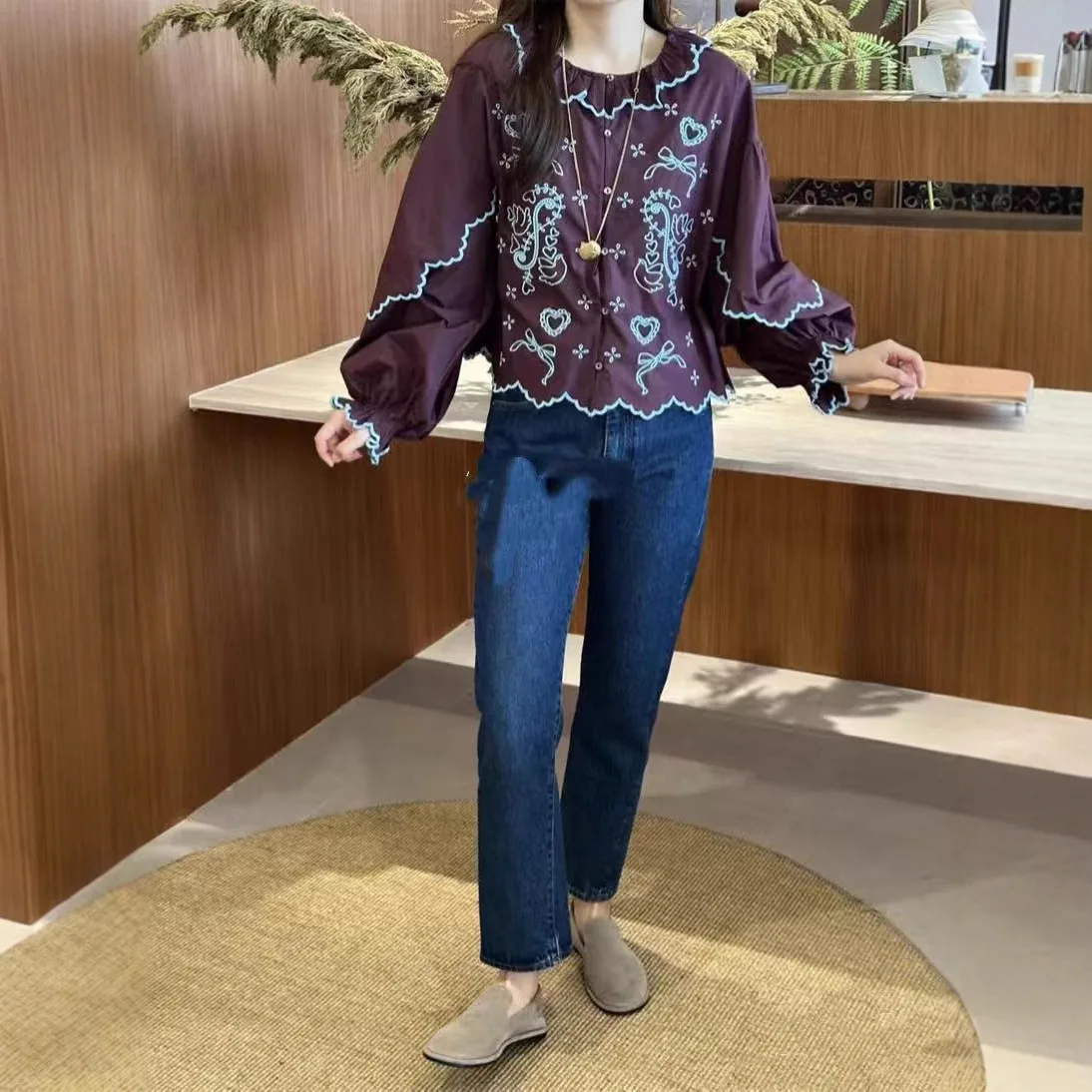 Sweet Sle Long Sve Полый вышивка Тяжелый рабочий воротник на пуговицах irt Хлопковый фонарь Sve Свободный женский топ
Sweet Sle Long Sve Полый вышивка Тяжелый рабочий воротник на пуговицах irt Хлопковый фонарь Sve Свободный женский топ