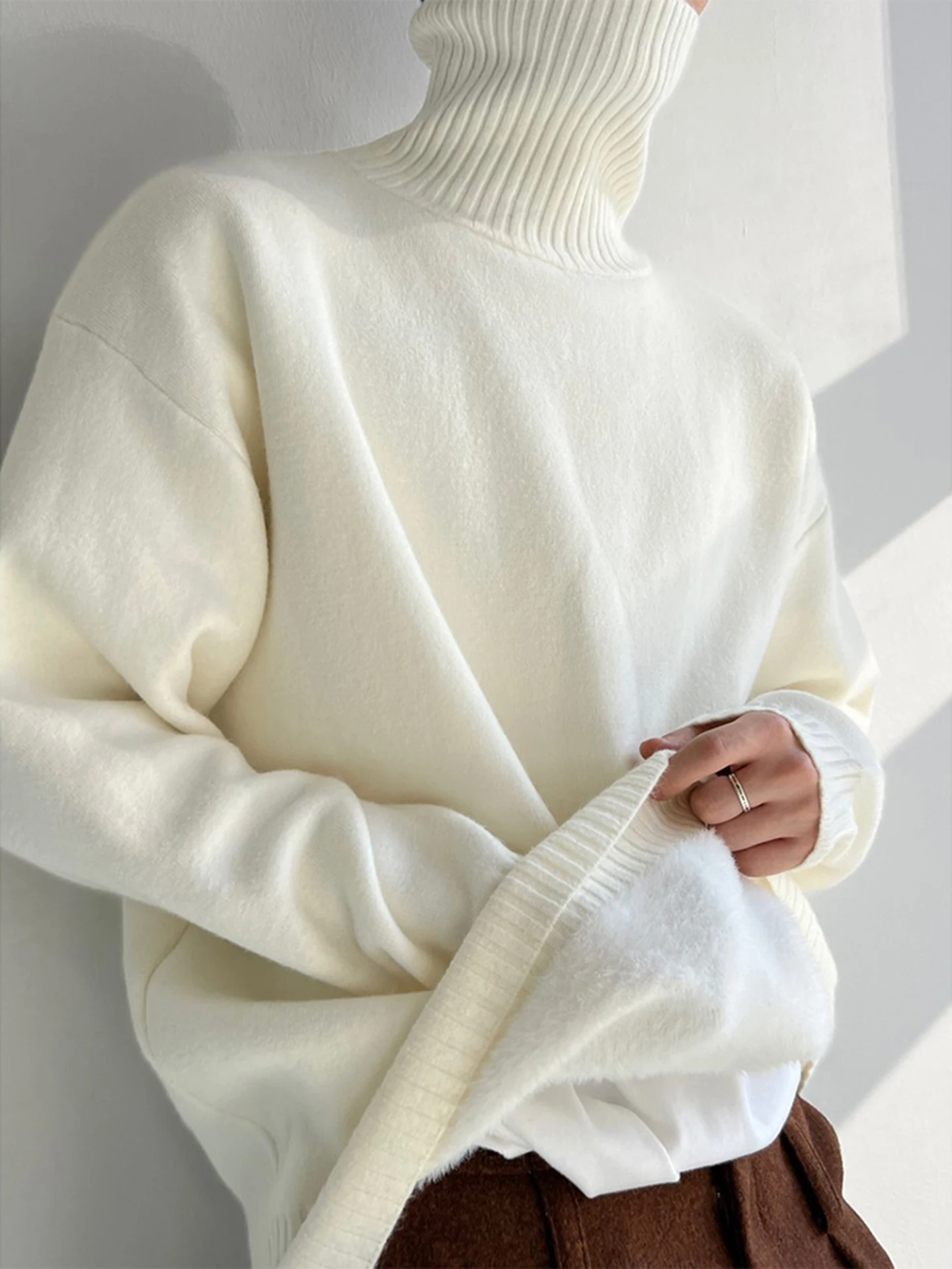 Мужской зимний теплый вязаный свитер Cleanfit с высоким воротником, утепленный, из полиэфирного волокна, с длинными рукавами, для повседневной носки
Мужской зимний теплый вязаный свитер Cleanfit с высоким воротником, утепленный, из полиэфирного волокна, с длинными рукавами, для повседневной носки