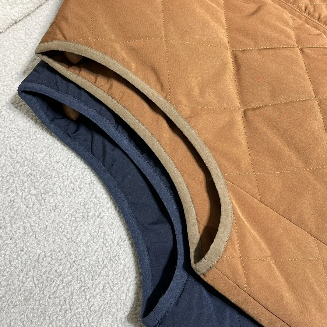 LP 25aw padded cotton double-sided stand-up collar rhombus sleeveless jacket vest
LP 25aw padded cotton double-sided stand-up collar rhombus sleeveless jacket vest