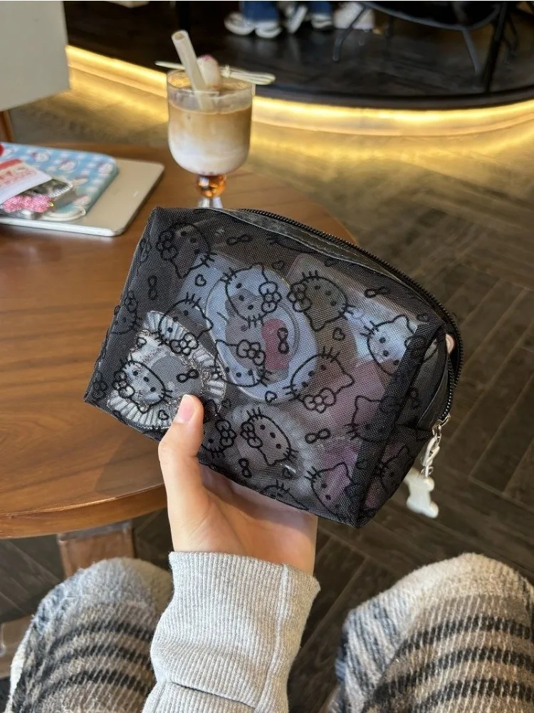 Sanrio Black Tulle Hello Kitty Makeup Bag for Women Girl Portable Makeup Touch Bag Durable Kawaii Handbag
Sanrio Black Tulle Hello Kitty Makeup Bag for Women Girl Portable Makeup Touch Bag Durable Kawaii Handbag
