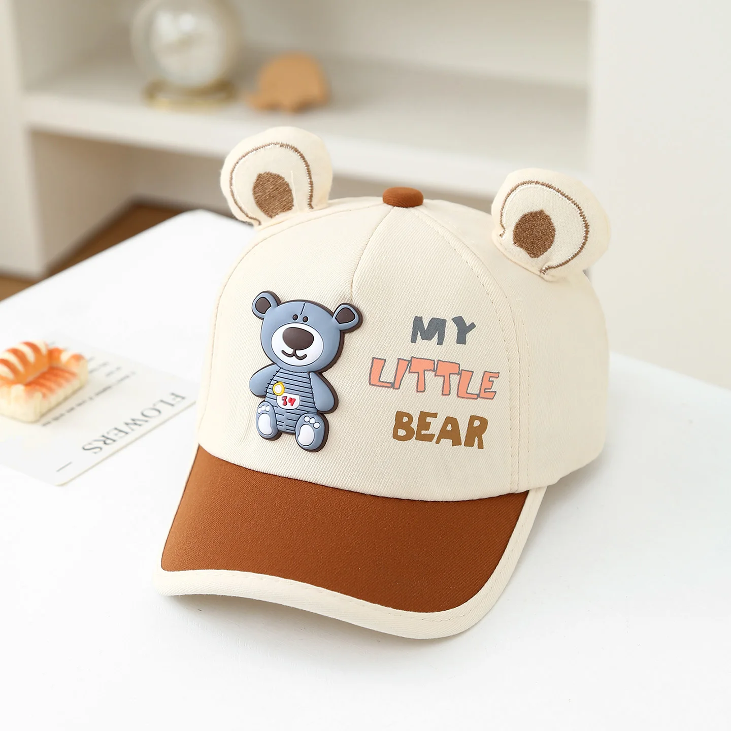 Patchwork sponge top printed lettered baseball cap with cute bear-shaped three-dimensional ears and casual brimmed cap
Patchwork sponge top printed lettered baseball cap with cute bear-shaped three-dimensional ears and casual brimmed cap
