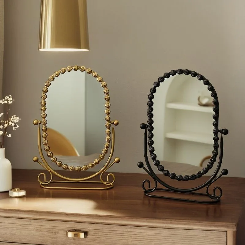 Настольное зеркало из кованого железа в стиле ретро, вращающееся, для макияжа, украшение для спальни, реквизит для фотосессий
Настольное зеркало из кованого железа в стиле ретро, вращающееся, для макияжа, украшение для спальни, реквизит для фотосессий