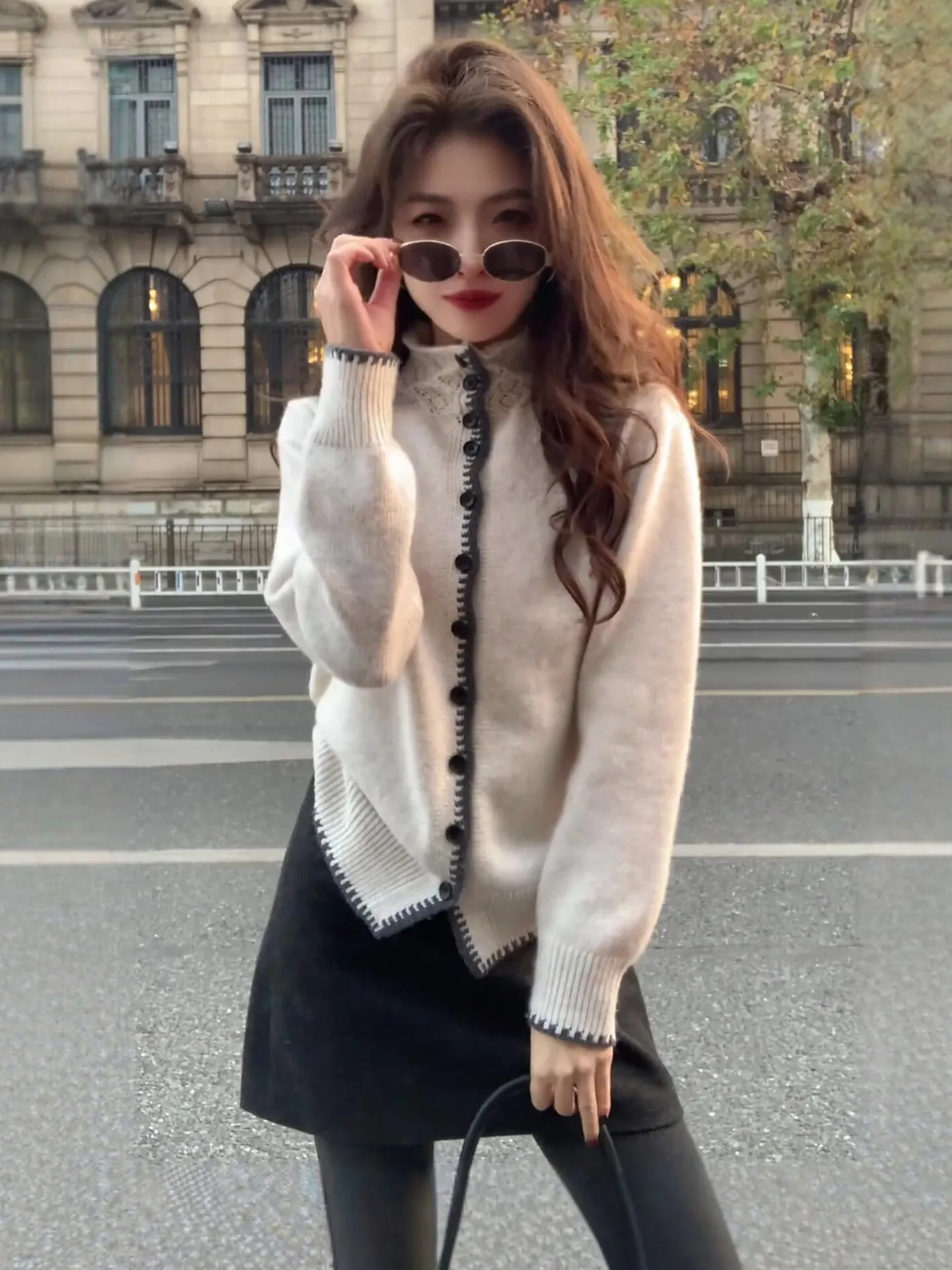 Мягкий вязаный кардиган-свитер Color Blo High Ne для женщин, новинка осени-зимы 2025, трендовый, в стиле «lazy», с эффектом высокого класса
Мягкий вязаный кардиган-свитер Color Blo High Ne для женщин, новинка осени-зимы 2025, трендовый, в стиле «lazy», с эффектом высокого класса