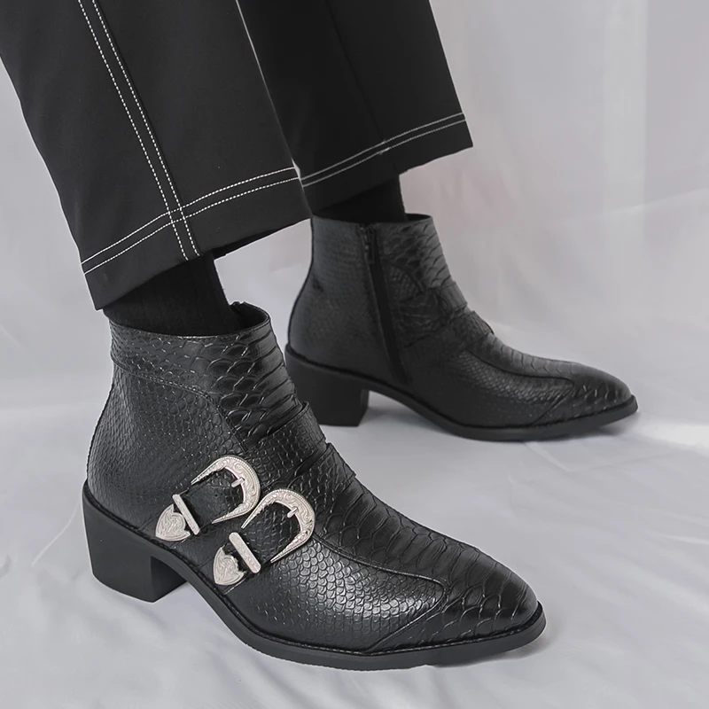 Men's Autumn/Winter Boots Designer's casual style Fashion Party Outdoor Street 38-46 Black high top leather shoes Thick soled
Men's Autumn/Winter Boots Designer's casual style Fashion Party Outdoor Street 38-46 Black high top leather shoes Thick soled