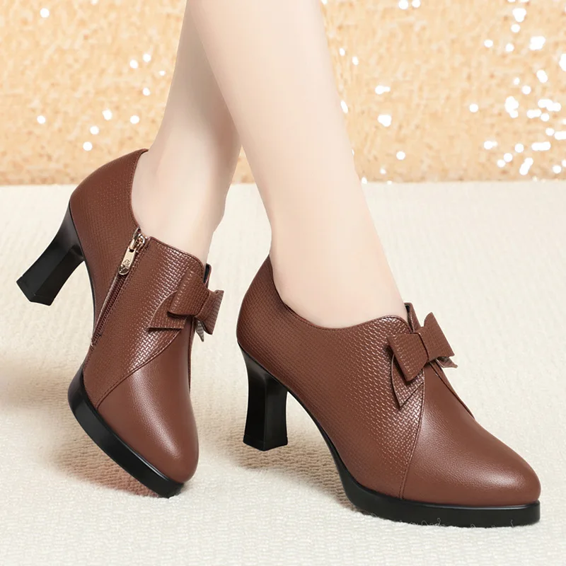 Women's Fashion Retro Single Shoes Platform Pumps Women 2024 Black Leather Shoes Ladies Office Model High Heels
Women's Fashion Retro Single Shoes Platform Pumps Women 2024 Black Leather Shoes Ladies Office Model High Heels