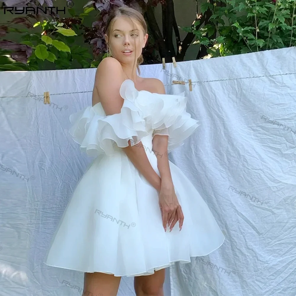 Ryanth Ivory Off Shoulder Homecoming Dresses A-Line Mini Prom Dress Pleat Sleeveless Prom Dress Short Birthday Celebrity Dress
Ryanth Ivory Off Shoulder Homecoming Dresses A-Line Mini Prom Dress Pleat Sleeveless Prom Dress Short Birthday Celebrity Dress