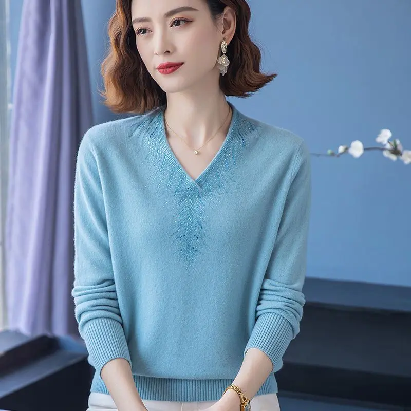 Autumn Winter Sweater Coat Knit Pullover Women V-neck Diamond Tops Long Sleeve Luxury Jumper Women Clothing Trend Korean Fashion
Autumn Winter Sweater Coat Knit Pullover Women V-neck Diamond Tops Long Sleeve Luxury Jumper Women Clothing Trend Korean Fashion
