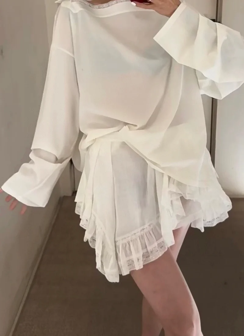 Girls' style women's shirt, fashionable, sweet and cute, age reducing one shoulder lace long sleeved top, base shirt
Girls' style women's shirt, fashionable, sweet and cute, age reducing one shoulder lace long sleeved top, base shirt
