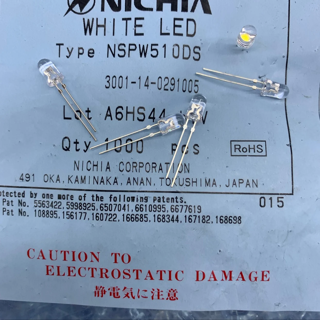30PCS/SPSW510DS imported from Japan F5 high brightness white LED indicator light directly inserted into 5MM light-emitting diode
30PCS/SPSW510DS imported from Japan F5 high brightness white LED indicator light directly inserted into 5MM light-emitting diode